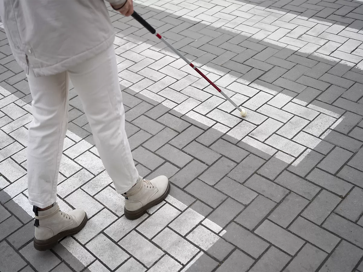 How Smart Walking Canes Are Revolutionizing Mobility for Seniors